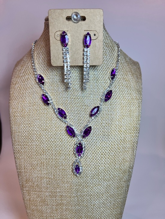 Jewelry - NEW PURPLE FAUX CRYSTAL RHINESTONE WEDDING PROM Y NECKLACE AND EARRINGS SET